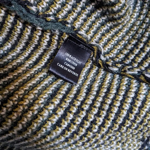 Patterned Open-Front Cardigan Sweater - Picture 4 of 6